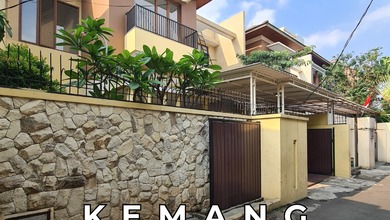Rumah Area Premium Kemang, Jakarta Selatan - Harga Menarik 7,5 Miliar