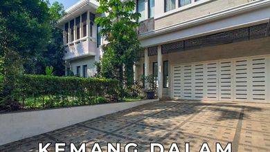 RUMAH SIAP HUNI BANGUNAN 2 LANTAI DESIGN MODERN TROPIS BEBAS BANJIR AKSES JALAN LEBAR 