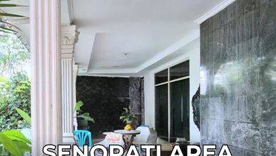 Rumah Tua Lokasi Strategis Depan Taman Senopati Area - Suryo - Blok S dan dekat SCBD Jakarta Selatan