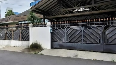 For Sale Rumah Tua 6 BR Luas Dekat RCTI (MNC) Kebon Jeruk