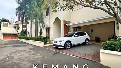 Rumah 2 Lantai with Private Pool Kawasan Compound Kemang Bebas Banjir Jakarta Selatan