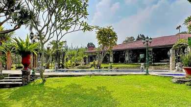 Private Villa Cisarua Puncak Desain Jawa Modern Bangunan Sangat Kokoh Terawat Semi Furnished