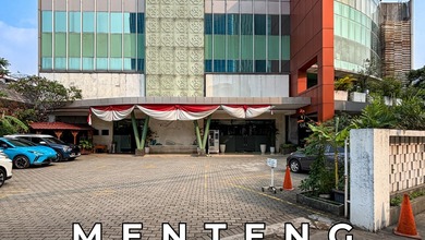 GEDUNG 4 LANTAI TERAWAT DAN SIAP PAKAI LOKASI SUPER STRATEGIS MENTENG JAKARTA PUSAT