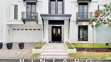 Rumah Mewah Baru 2 Lantai Classic Modern Lokasi Bagus Depan Taman Siap Huni