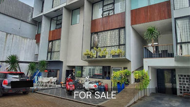 Penawaran Langka, rumah Prestisius di Kemang, Jakarta Selatan, LB 700m²
