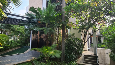 Rumah Mewah di Kuningan, Jakarta Selatan, 4 Kamar Tidur, LT 588m²