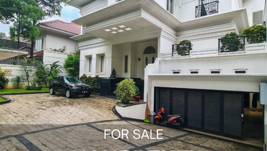 Rumah Mewah di Kebayoran Baru, Jakarta Selatan, 4 KT, LT 700m²