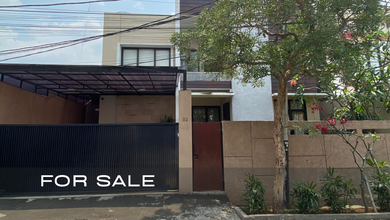 Rumah Prestisius di Kawasan Kebayoran Lama, Jakarta Selatan, LB 400m², Harga 5,5 Miliar