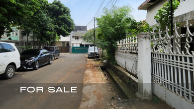 Hunian Mewah di Tebet, Jakarta Selatan, 4 KT, LT 578m²