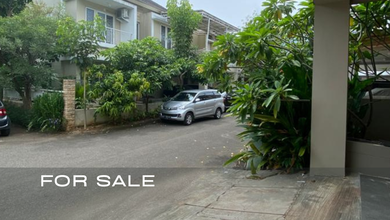 Rumah Mewah di Ulujami, Jakarta Selatan, 4 KT, LT 180m²