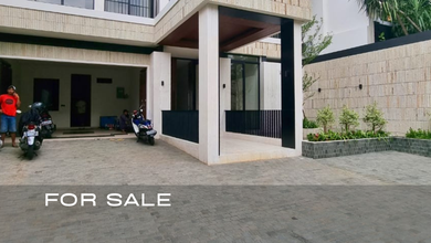 Rumah Area Premium Kemang, Jakarta Selatan - Harga Menarik 25,5 Miliar