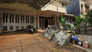 Rumah butuh renovasi lokasi strategis di pondok indah jaksel
