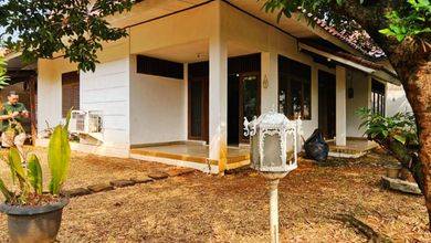 Rumah tua terawat siap huni di permata hijau