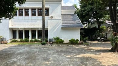 Hunian Mewah di Kebayoran Baru, Jakarta Selatan, 5 Kamar Tidur, LT 1005m²