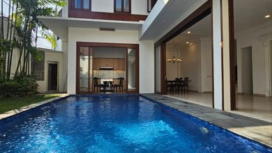 Dijual rumah Premium di Sektor 9-Bintaro, Tangerang Selatan - LT 300m²