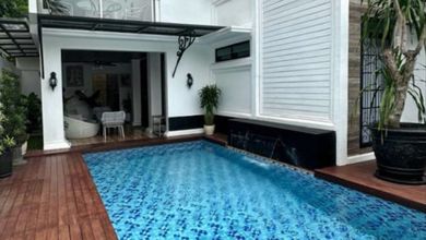 Hunian Prestisius di Kawasan Sektor 9-Bintaro, Tangerang Selatan, LB 300m², Harga 9,3 Miliar