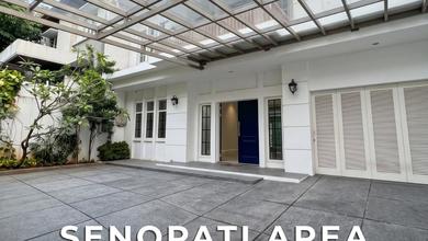 Disewakan Rumah Nyaman di Senopati, Jakarta Selatan, LT 320m²