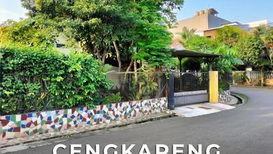 Rumah Elegan di Cengkareng Barat, Jakarta Barat, 3 KT, LT 369m²