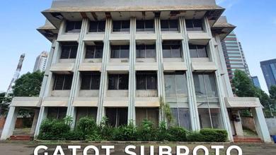 Gedung 4 Lantai Strategis Harga Mendekati NJOP di Gatot Subroto