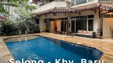 Rumah Mewah di Kebayoran Baru, Jakarta Selatan, 5 KT, LT 626m²