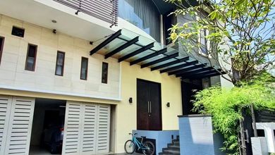 Rumah Mewah di Pondok Indah, Jakarta Selatan, 3 Kamar Tidur, LT 250m²