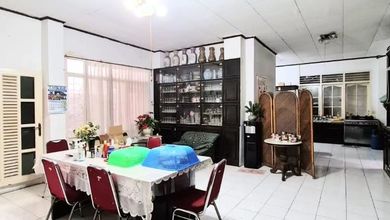 Rumah Mewah di Kawasan Kebayoran Baru, Jakarta Selatan, LB 300m², Harga 24 Miliar