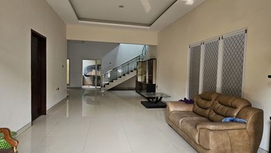 Dijual rumah Eksklusif di Green Ville, Jakarta Barat - LT 240m²