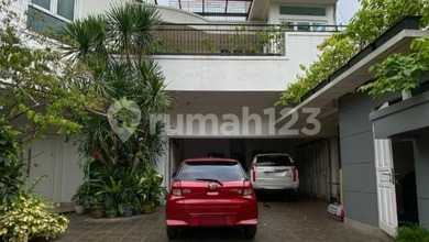 Rumah Mewah di Pondok Indah, Jakarta Selatan, 6 Kamar Tidur, LT 607m²