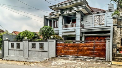 Jual Rumah Cantik LT 748 m2 area Ampera, Jakarta Selatan