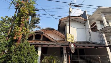 Rumah Dijual di Bintaro, Tangerang Selatan, LB 185m², Harga Kompetitif!