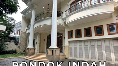 Rumah Modern Klasik Mewah Semi Furnished di Dekat Bukit Golf PI