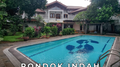 Rumah 2 Lantai Halaman Luas dan Jalan Lebar di Pondok Indah