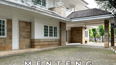 For Rent Rumah Klasik 2 Entrance Gates di Embassy Area Menteng