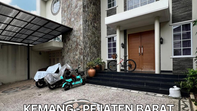 Rumah Area Premium Kemang, Jakarta Selatan - Harga Terbaik 13,5 Miliar