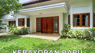 Dijual Rumah 1 Lantai Terawat Hadap Selatan di Kebayoran Baru