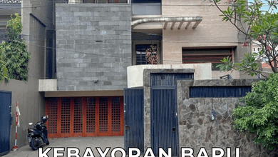 Dijual Rumah 3 Lantai Semi Furnished Hadap Utara di Senopati Area
