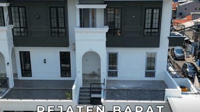Brand New Townhouse American Classic Hadap Timur di Pejaten Barat