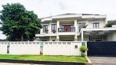 Rumah Mewah Tipe Mediteran Posisi Hoek Kawasan Bintaro  