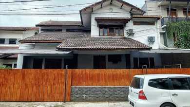 Hunian Mewah di Lebak Bulus, Jakarta Selatan, 4 Kamar Tidur, LT 334m²