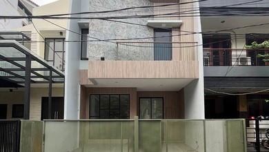 Rumah Mewah di Pondok Indah, Jakarta Selatan, 4 Kamar Tidur, LT 120m²