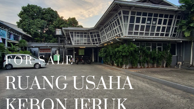 Gedung kantor dan 3 lapangan futsal indoor di kebon jeruk jakbar