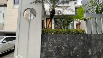 Hunian Elegan di Ampera, Jakarta Selatan, 3 KT, LT 224m²