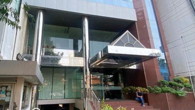 Gedung lokasi strategis dipinggir jalan raya menteng jakpus