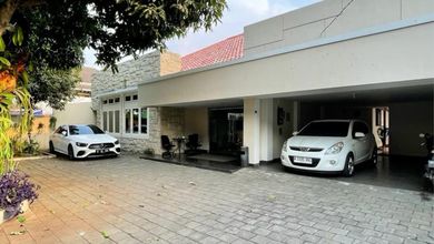 Hunian Mewah di Kawasan Kebayoran Baru, Jakarta Selatan, LB 200m², Harga 27 Miliar