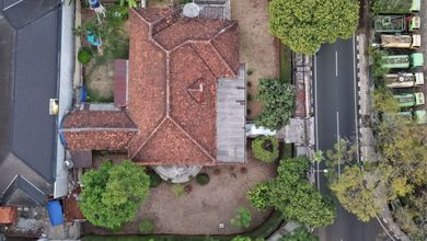 For Sale rumah Eksklusif di Kebayoran Baru, Jakarta Selatan - LT 1000m²