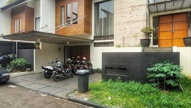 Dijual rumah Mewah di Pondok Pinang, Jakarta Selatan - LT 300m²