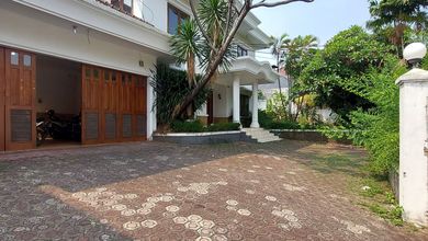 Rumah Mewah di Kemang, Jakarta Selatan, 5 KT, LT 1420m²