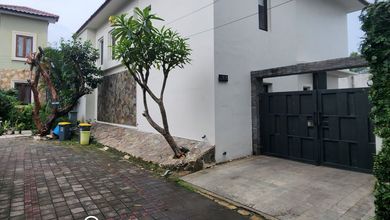 Kesempatan Eksklusif, rumah Mewah di Pondok Labu, Jakarta Selatan, LB 211m²