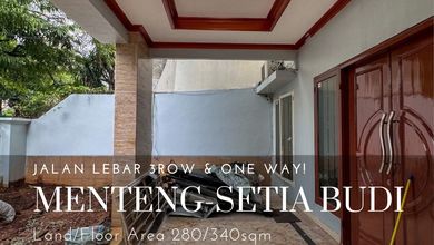 Hunian Mewah di Kawasan Menteng Atas, Jakarta Pusat, LB 340m², Harga 14 Miliar