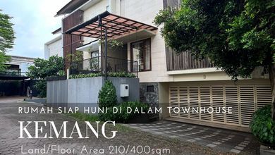 Dijual rumah Premium di Kemang, Jakarta Selatan - LT 210m²